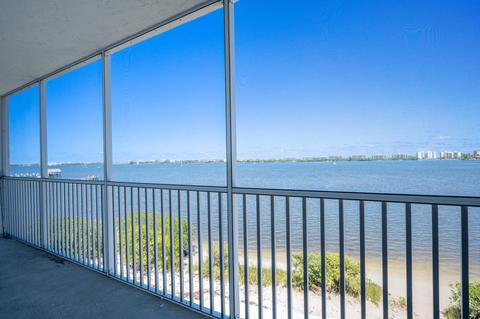 1502 S Lakeside Dr #312, Lake Worth, FL 33460