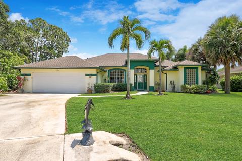 1982 SW Hunters Club Way, Palm City, FL 34990