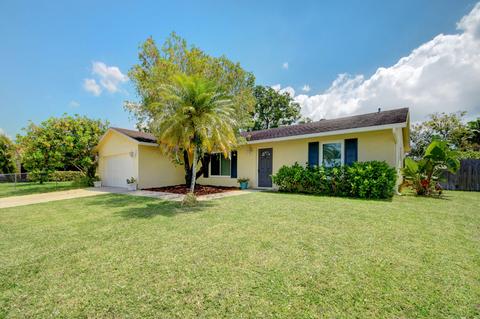 206 Dove Cir, Royal Palm Beach, FL 33411