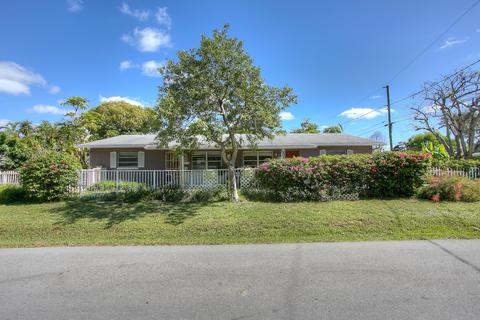 1411 NE 30th Ct, Oakland Park, FL 33334