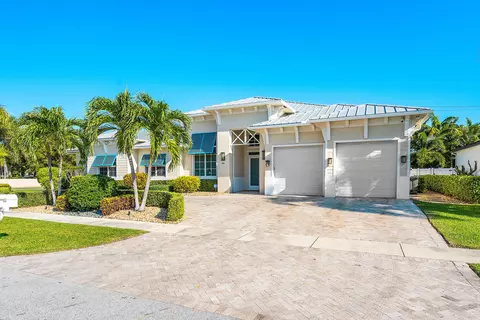 201 NE 6th Ct, Boca Raton, FL 33432