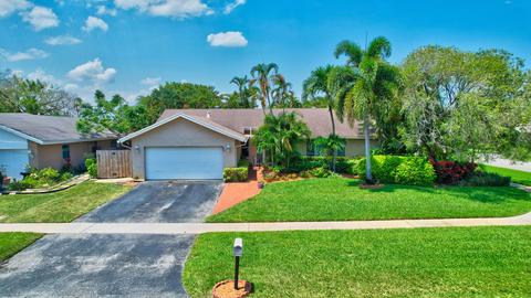 9597 Oregon Rd, Boca Raton, FL 33434