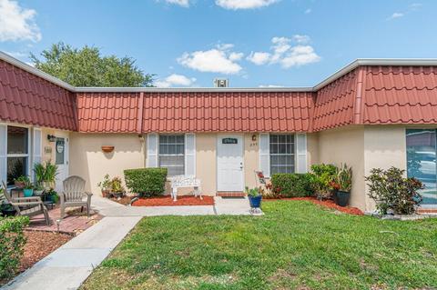 895 Worcester Ln, Lake Worth, FL 33467
