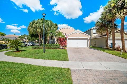 135 Lancaster Way, Royal Palm Beach, FL 33414