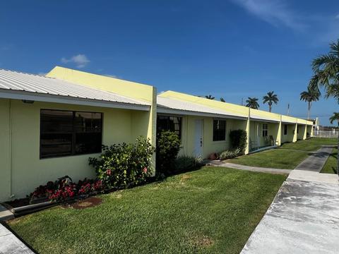 2997 Lakeside Cir #26, Pahokee, FL 33476