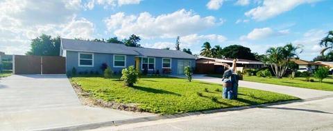 113 Swan Pkwy W, Royal Palm Beach, FL 33411