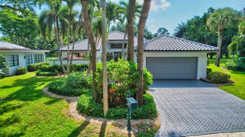 23 Oaks Ln, Boynton Beach, FL 33436