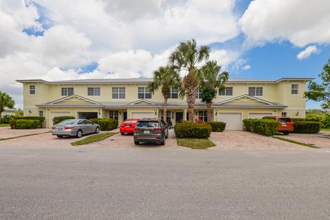 2532 Creekside Dr, Fort Pierce, FL 34981
