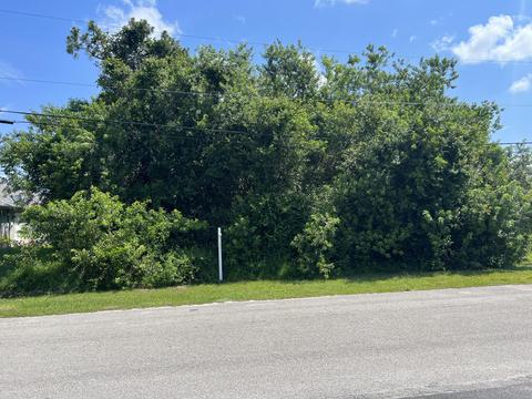 132 SW Dalton Cir, Port Saint Lucie, FL 34953