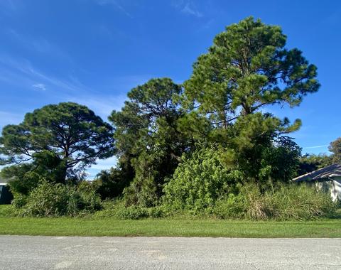 2262 SE Midtown Rd, Port Saint Lucie, FL 34952