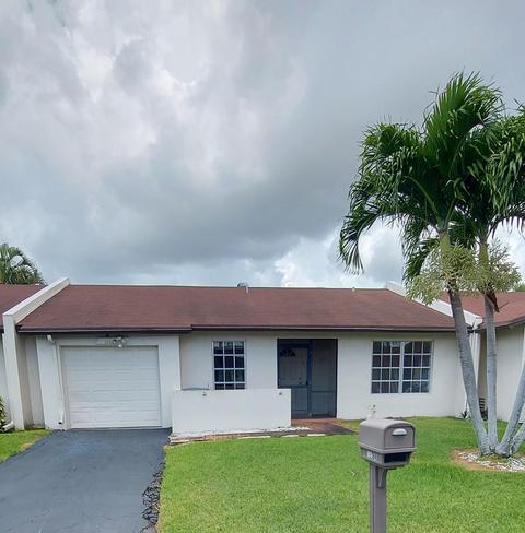 15504 Bottlebrush Cir, Delray Beach, FL 33484