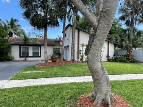 288 NW 39th Way, Deerfield Beach, FL 33442