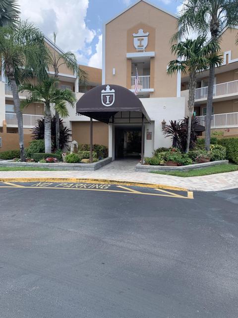 7451 Granville Dr #212, Tamarac, FL 33321