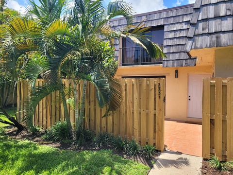 2331 Waterside Dr, Lake Worth, FL 33461