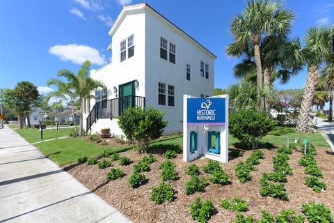 1225 N Sapodilla Ave, West Palm Beach, FL 33401