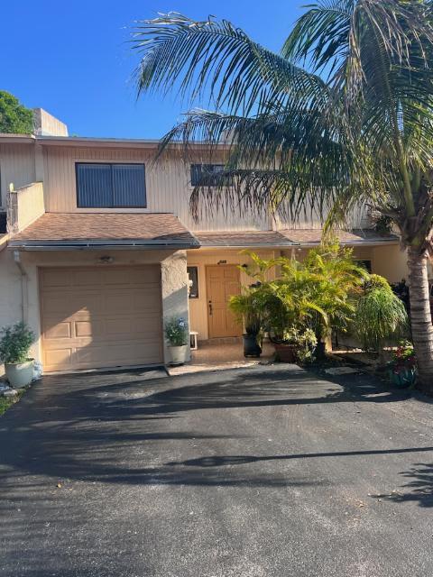 4235 N 76th Ave, Davie, FL 33024