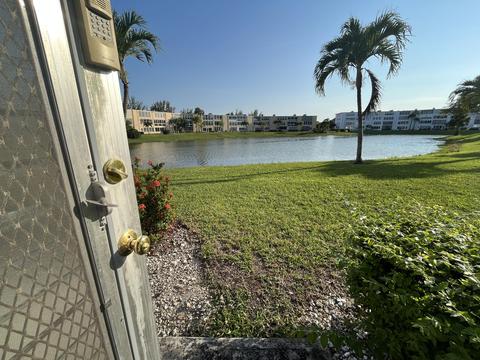 113 Wellington B, West Palm Beach, FL 33417