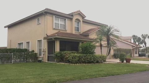 18183 Clear Brook Cir, Boca Raton, FL 33498