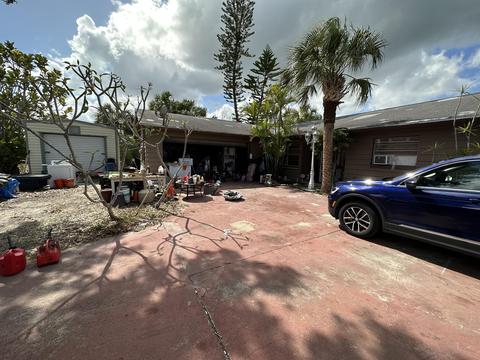 1370 Eddy St, Merritt Island, FL 32952