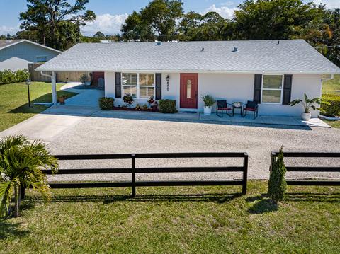 502 SE Floresta Dr, Port Saint Lucie, FL 34983
