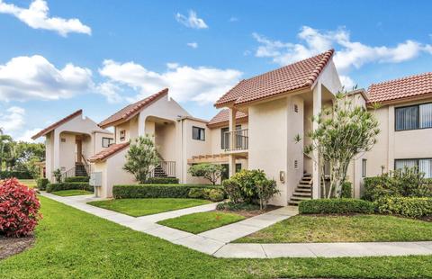 5674 Fairway Park Dr #103, Boynton Beach, FL 33437
