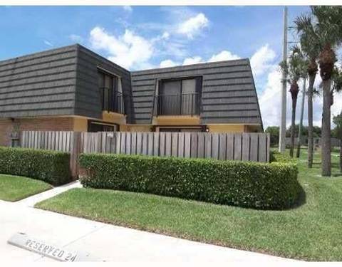 2711 27th Way, West Palm Beach, FL 33407