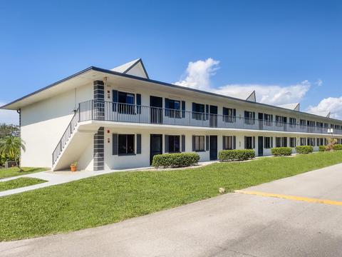 1155 Rosemary Ct #B-201, Naples, FL 34103