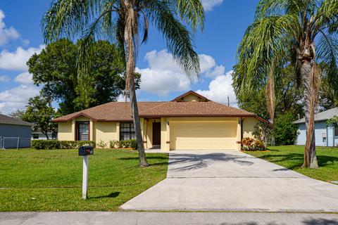 1144 SE Clifton Ln, Port Saint Lucie, FL 34983