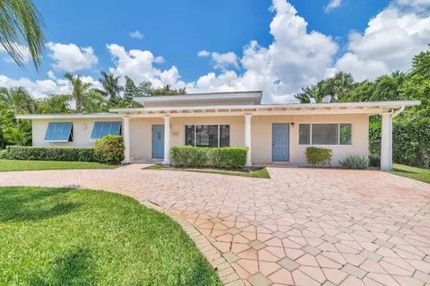7821 Edgewater Dr, Lake Clarke Shores, FL 33406