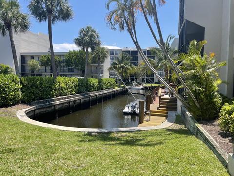 16 Royal Palm Way #101, Boca Raton, FL 33432