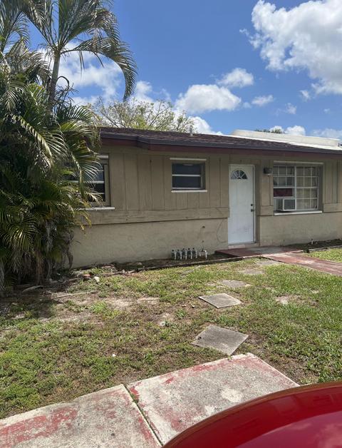 3794 Heather E Dr, Greenacres, FL 33463