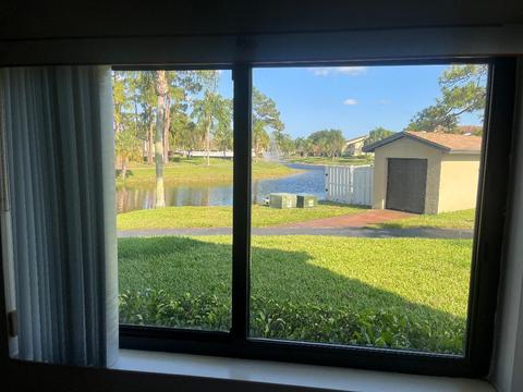 531 Shady Pine Way #D1, Greenacres, FL 33415