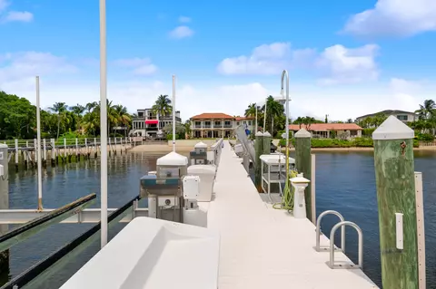 825 W Marbella Ln, Lantana, FL 33462