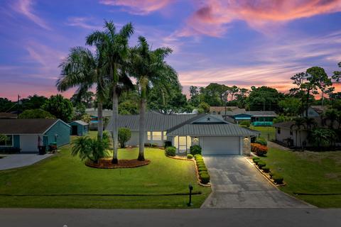 1271 SE Ladner St, Port Saint Lucie, FL 34983