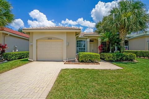 2210 Sapphire Cir, West Palm Beach, FL 33411