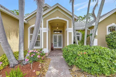 14732 Stirrup Ln, Wellington, FL 33414