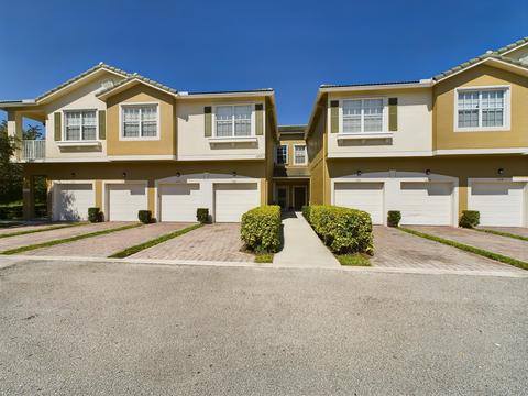 1571 SE Hampshire Way #102, Stuart, FL 34994