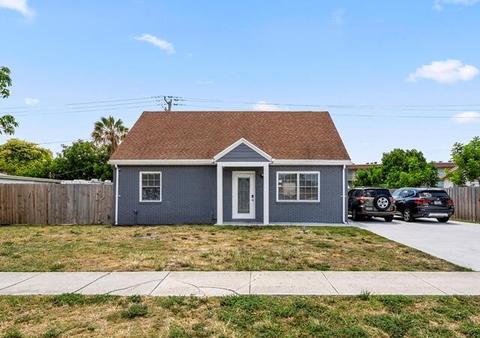 421 Kirk Rd, Palm Springs, FL 33461