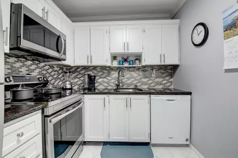 652 Burgundy N, Delray Beach, FL 33484
