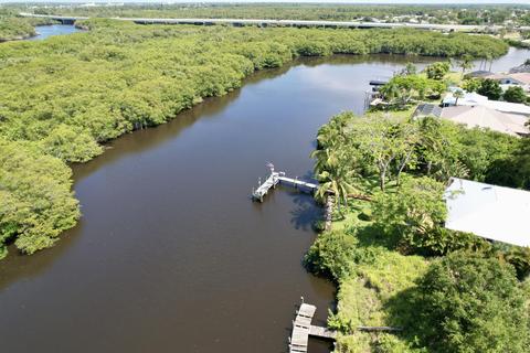 1013 SE Coral Reef St, Port Saint Lucie, FL 34983