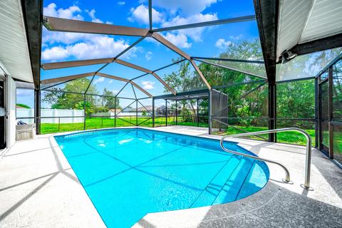 155 NW Friar St, Port Saint Lucie, FL 34983