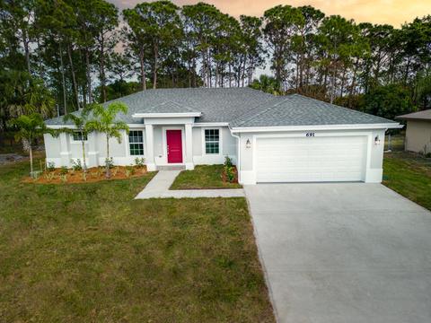 2207 SE Rich St, Port Saint Lucie, FL 34984