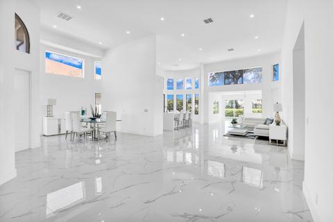 5059 Suffolk Dr, Boca Raton, FL 33496
