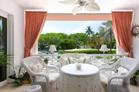 315 S Lake Dr #2F, Palm Beach, FL 33480