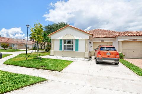 6113 Lake Hibiscus Dr, Delray Beach, FL 33484