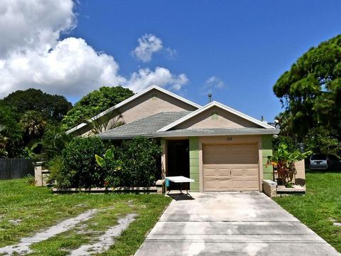 722 Maple Ave, Fort Pierce, FL 34982