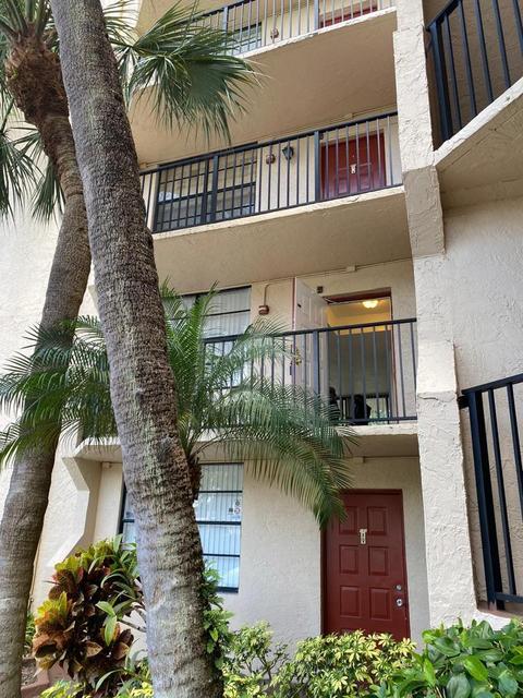 3400 Blue Lake Dr #201, Pompano Beach, FL 33065