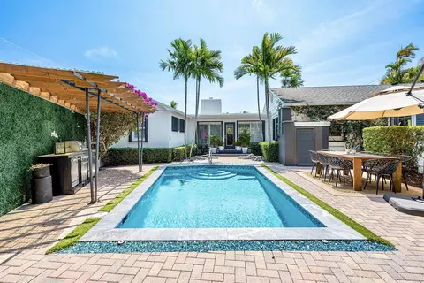 338 Princeton Dr, Lake Worth, FL 33460