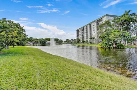 2236 Cypress Bend Dr #203, Pompano Beach, FL 33069