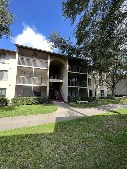 205 Foxtail Dr #B2, Greenacres, FL 33415